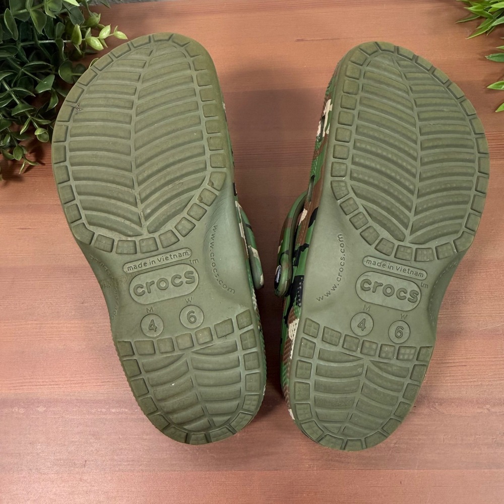 Crocs Unisex Classic Camo Green Woodland ClogS Size M4/W6 - Picture 7 of 7